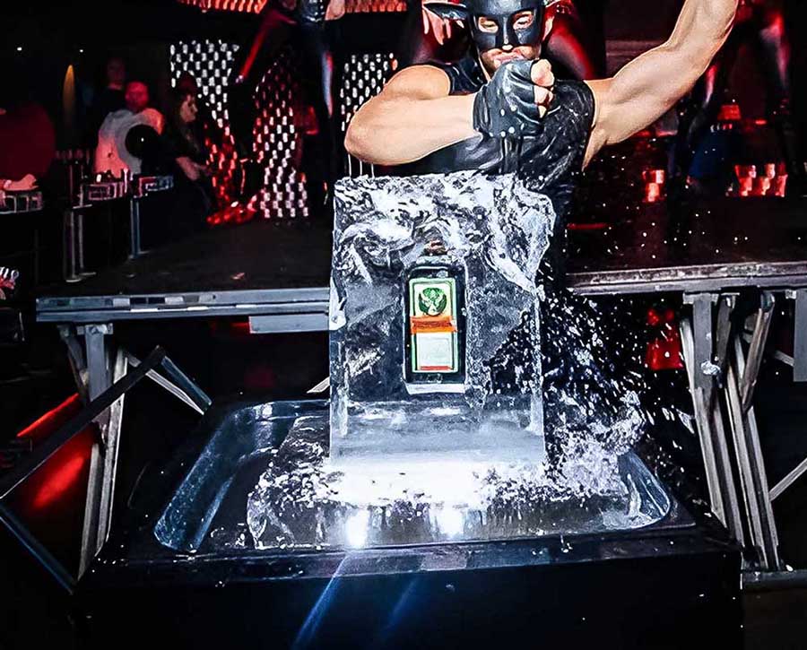 Олень и Jägermeister
